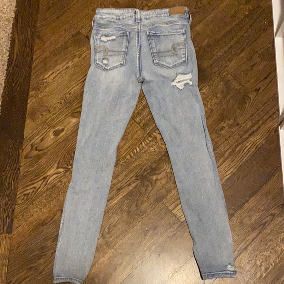 American Eagle light ripped jeans - Picture 2 of 2